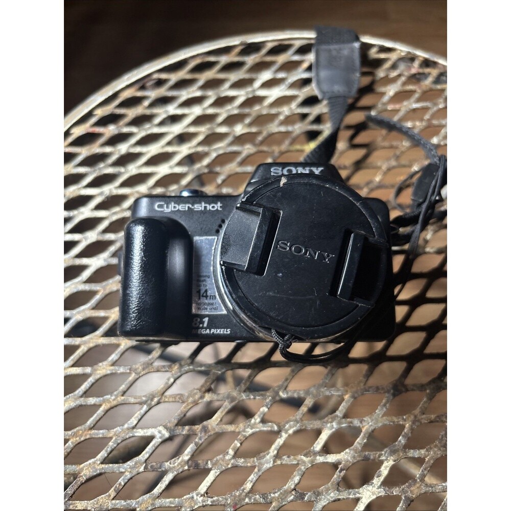 Sony Cyber-shot DSC-H3 8.1MP Digital Camera - Black Battery No Charger